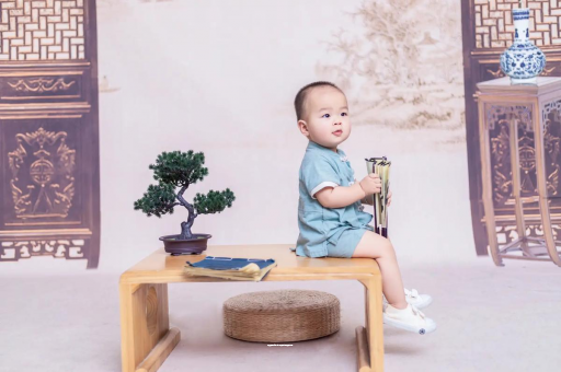 借卵生子咨询宝宝多久不用拍嗝